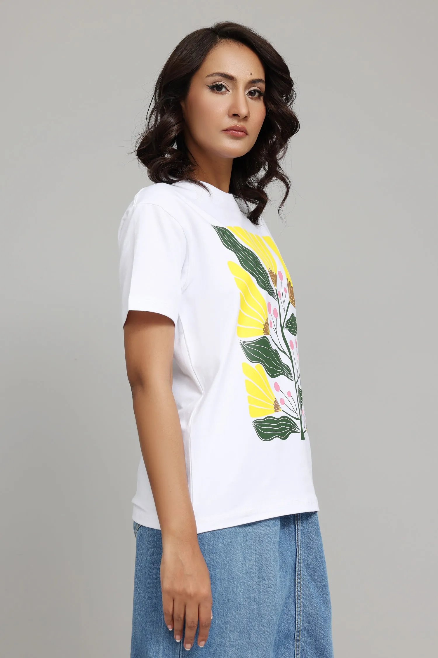 ECO-CHIC TROPICAL LEAF GRAPHIC T-SHIRT-YELLOW