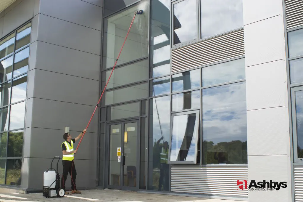 Streamline Streamflo SF-TR25L-072-UK Pure Water Window Cleaning Trolley complete with Water-fed Pole - ASHBYS SPEC